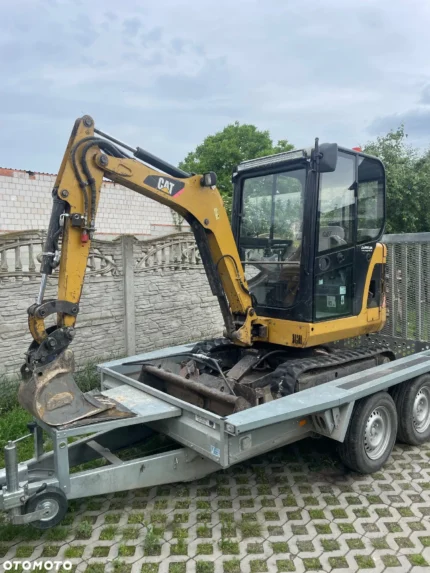 Mini-pelle Cat 301.8C – Remorque